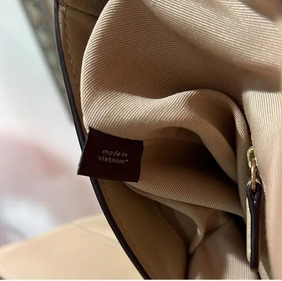 Coach NWOT Elegant Tan Women's Bag - Picture 12 of 13